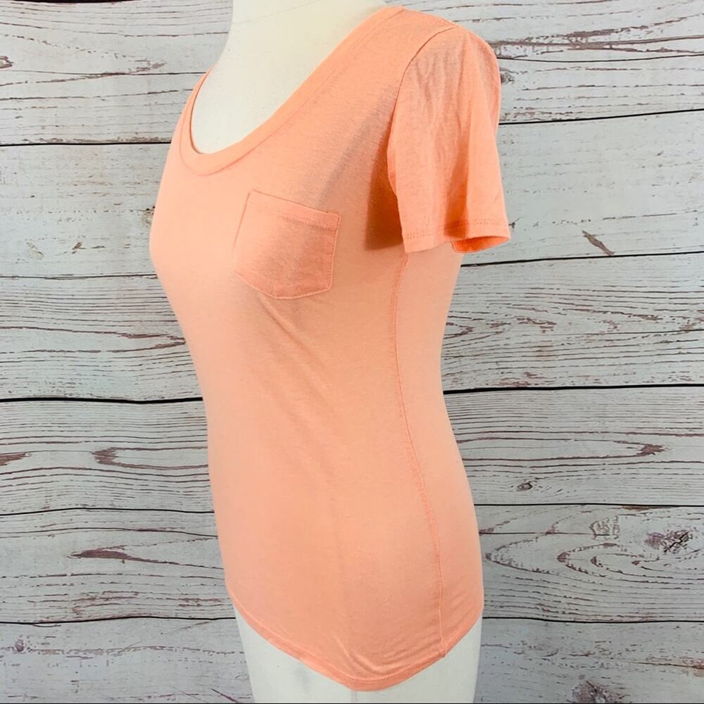 Rue21 peach thin very soft T-Shirt pocket - Picture 2 of 5